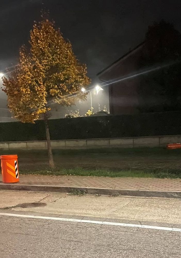 Il velox 'diviso' in due in corso Alba (foto Facebook)