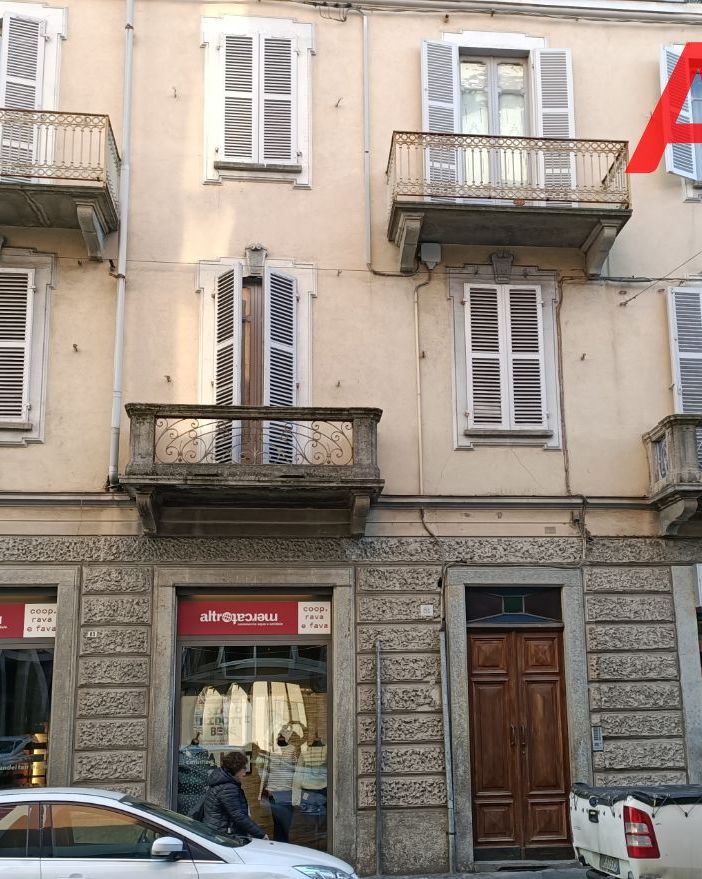 Asti: tragedia di via Cavour. Trovato il biglietto di addio