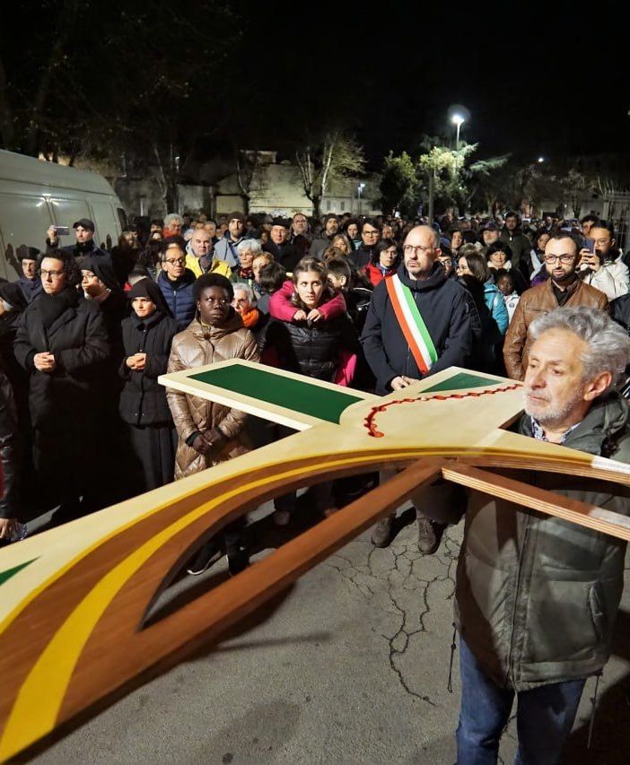 Un'immagine della Via Crucis 2023 (Merphefoto)