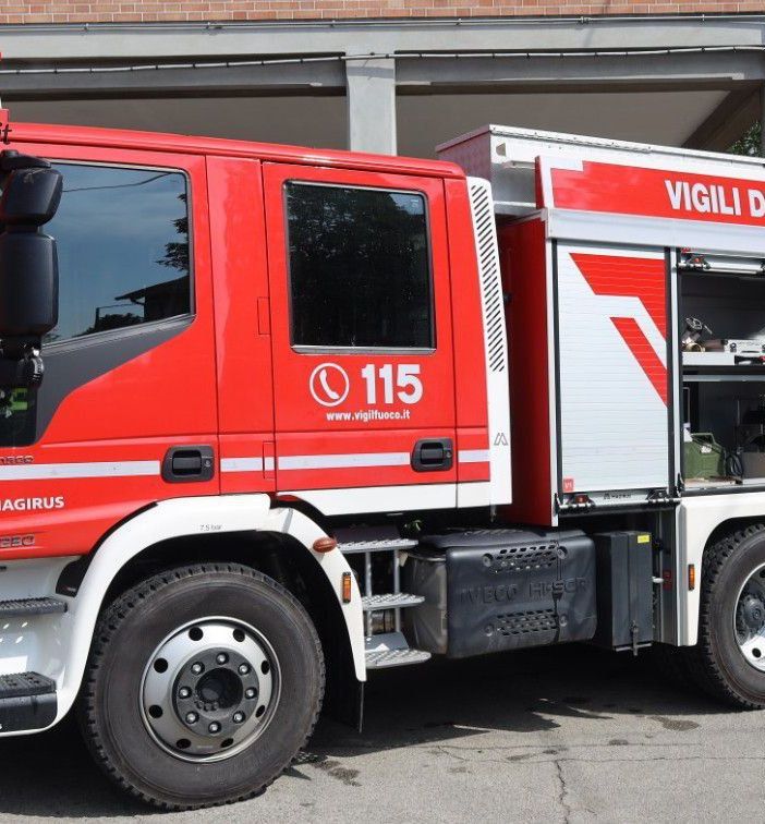 Incendio in cascina a Revigliasco. Sul posto da ore i vigili del fuoco di Asti