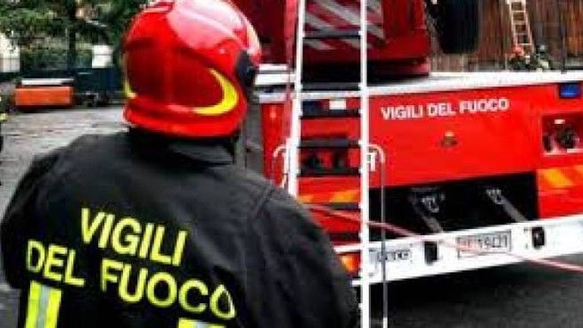 Anziano caduto in bagno soccorso dai vigili del fuoco