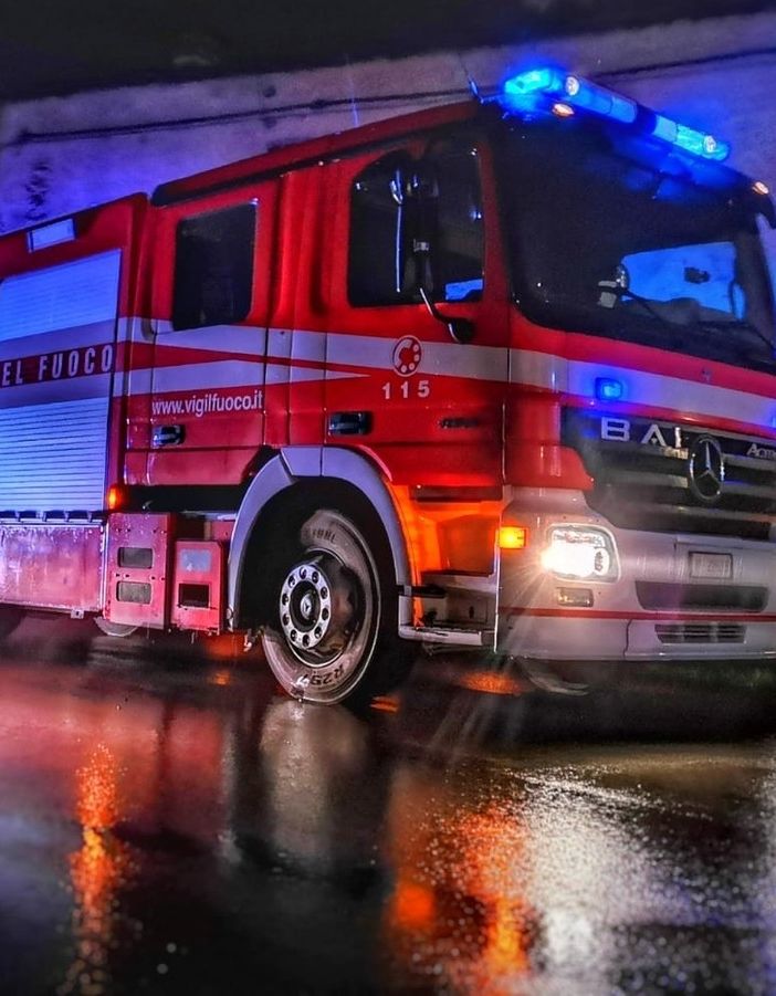 Tragico incidente stradale nella notte ai Molini di Isola:  morti un ragazzo e una ragazza  ventenni,  due i feriti