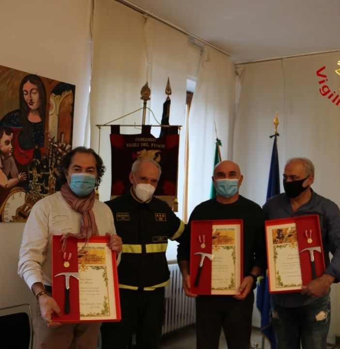 Vigili del Fuoco Asti, riconoscimenti per nuovi pensionati e croce di anzianità per 15 anni di servizio
