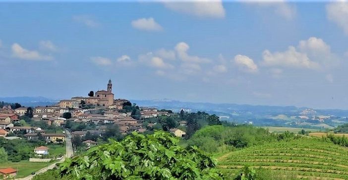Ultimi posti disponibili per la cena sotto le stelle a Villa San Secondo!