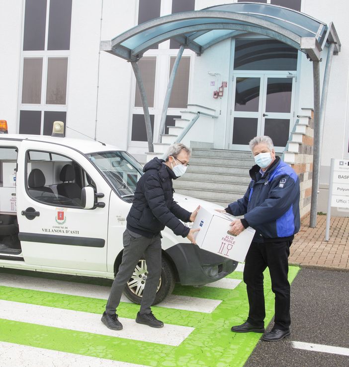 La Basf di Villanova dona 13 pacchi dono per le famiglie del territorio