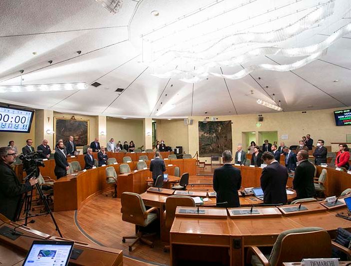“Morti sul lavoro, le norme ci sono: vanno rispettate”. Il consiglio regionale del Piemonte ricorda le 64 vittime sul lavoro