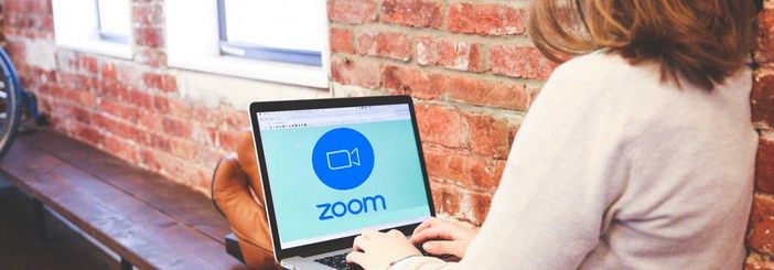 Finti abbonamenti alla piattaforma Zoom, la polizia postale segnala la truffa: "Non cliccate mai sui link"