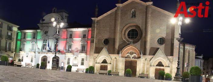 Asti, piazza San Secondo di notte Asti, piazza San Secondo di notte