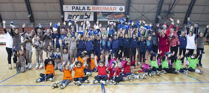 La Blue Roller torna con il saggio di fine anno, tra allegria e divertimento