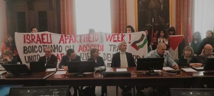 Il collettivo studentesco fa irruzione nel Senato accademico (Torino Oggi)