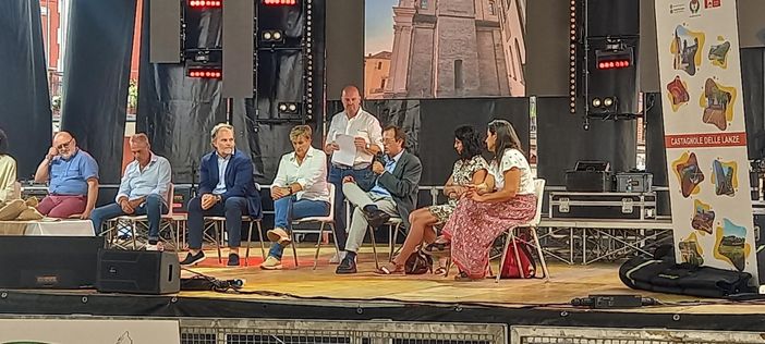 L'incontro di ieri a Castagnole Lanze L'incontro di ieri a Castagnole Lanze