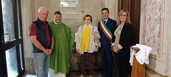 Svelata a Castelnuovo Belbo una targa dedicata a Amedeo Beccaria Svelata a Castelnuovo Belbo una targa dedicata a Amedeo Beccaria
