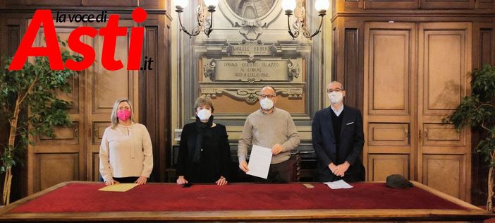 Nella foto, da sinistra a destra: la funzionaria Lucetta Origlia, la dirigente del settore Giuliana Dabbene, il sindaco Rasero e l'assessore Berzano Nella foto, da sinistra a destra: la funzionaria Lucetta Origlia, la dirigente del settore Giuliana Dabbene, il sindaco Rasero e l'assessore Berzano