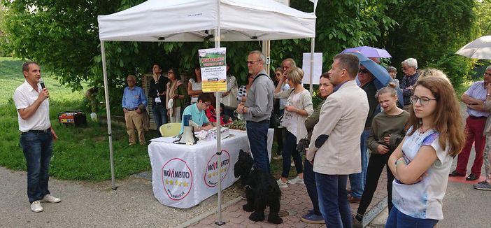 Il gazebo istituito nel 2017 per la raccolta firme