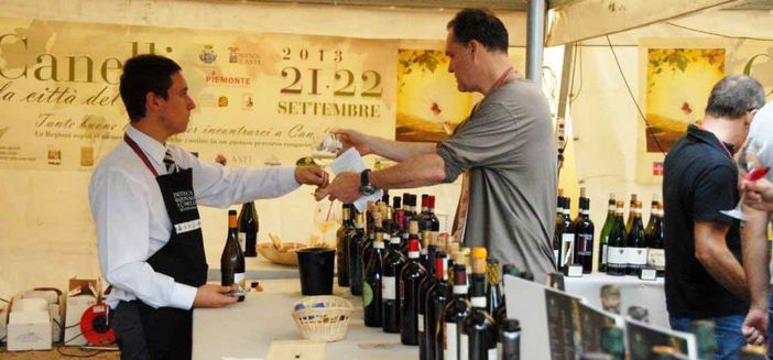 Una delle precedenti edizioni di Canelli Città del Vino Una delle precedenti edizioni di Canelli Città del Vino