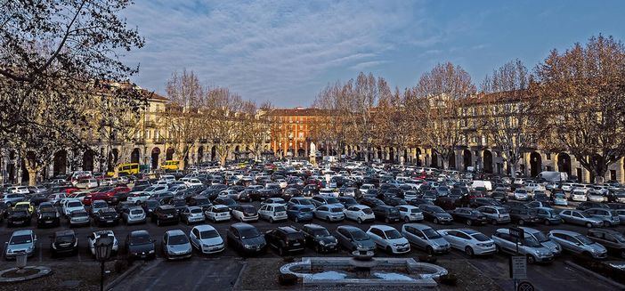 Angela Motta: &quot;Tunnel in corso Dante e piazza Alfieri senza platani col nuovo parcheggio?&quot;