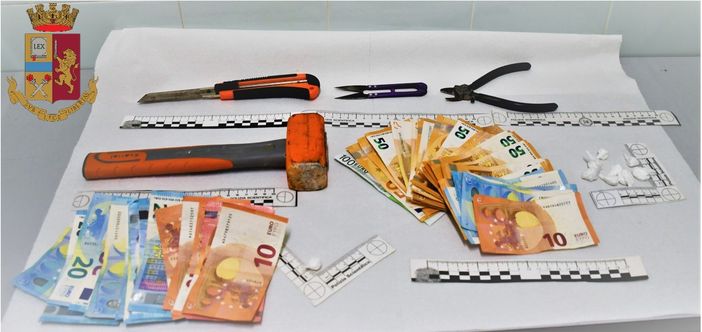 Fermati dalla polizia due albanesi: spuntano fuori 6 grammi  di cocaina e 1600 euro in contanti
