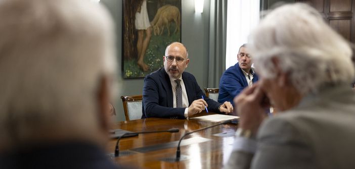 Maurizio Rasero ritratto nell'ambito di un incontro in veste di presidente della Banca di Asti Maurizio Rasero ritratto nell'ambito di un incontro in veste di presidente della Banca di Asti