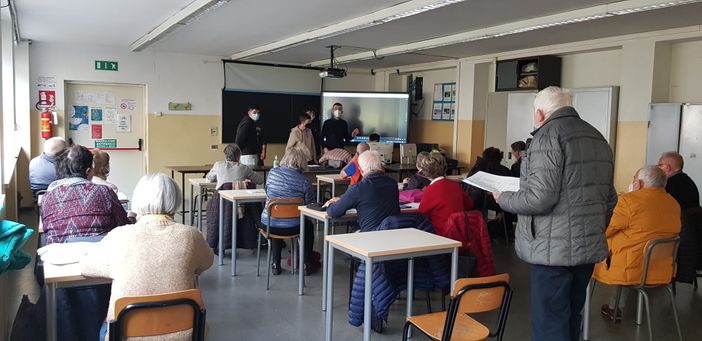Nonni sempre più "connessi" con i corsi di Anteas Asti a marzo e aprile Nonni sempre più "connessi" con i corsi di Anteas Asti a marzo e aprile