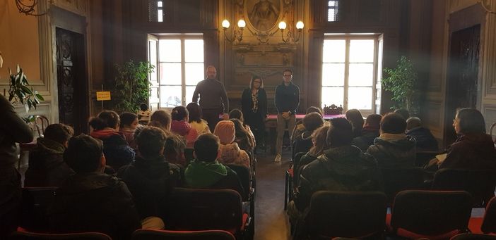 Le scuole astigiane visitano il Comune Le scuole astigiane visitano il Comune