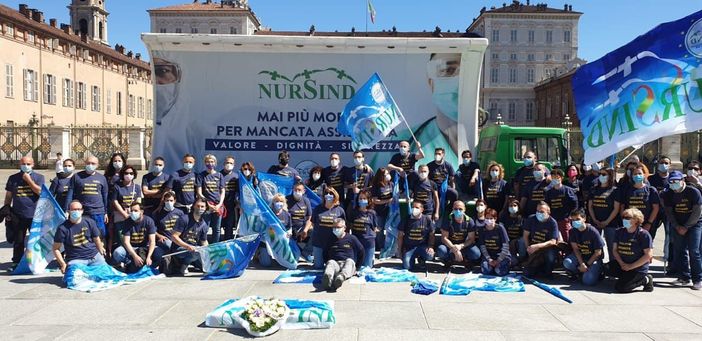 Immagini della protesta degli infermieri aderenti al Nursind Piemonte