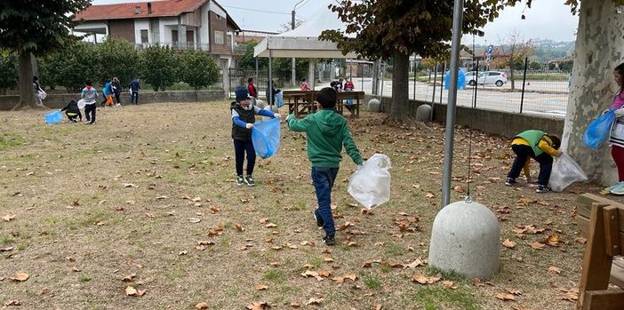 Anche i bambini dell’Istituto Comprensivo di Costigliole hanno partecipato a “Puliamo il mondo”