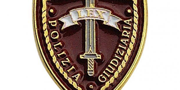 Pregiudicato 50enne ai domiciliari per fabbricazione di documenti d’identità falsi