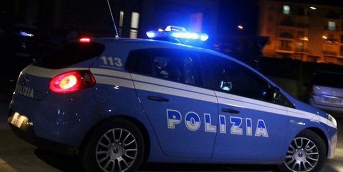 Una Volante della Polizia Una Volante della Polizia