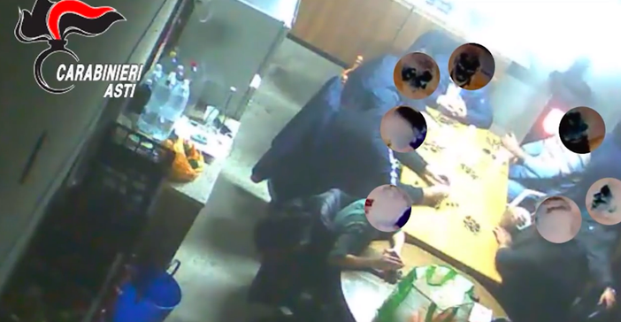 Un immagine, ripresa da una videocamera nascosta dai carabinieri in corso d'indagine, che documenta un incontro tra alcuni presunti membri della 'locale' Un immagine, ripresa da una videocamera nascosta dai carabinieri in corso d'indagine, che documenta un incontro tra alcuni presunti membri della 'locale'