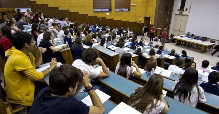 Università, svolta storica per il Piemonte: niente borse di studio per gli studenti violenti