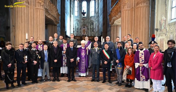 Celebrato, in Cattedrale, il Precetto Pasquale Interforze Celebrato, in Cattedrale, il Precetto Pasquale Interforze