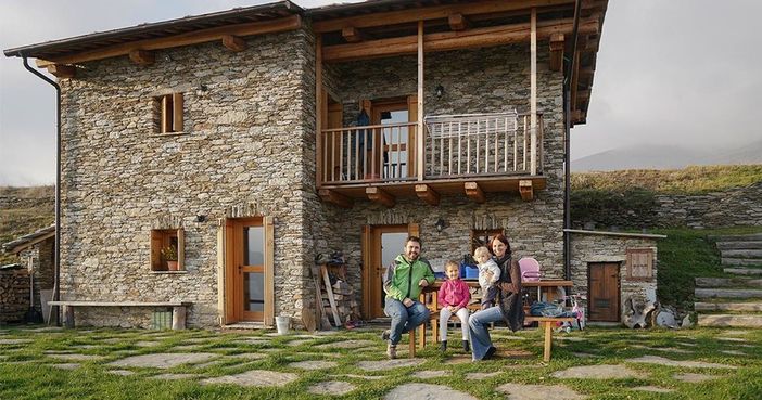 Una delle immagini della campagna di comunicazione realizzata dalla Regione Piemonte