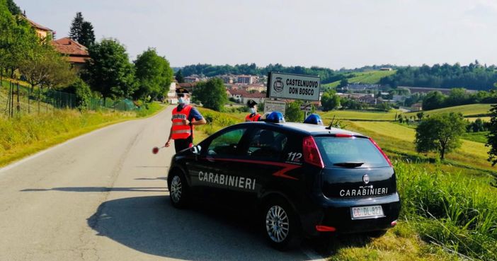 Intervengono per schiamazzi, i carabinieri trovano  13 dosi di cocaina ed eroina pronte al consumo