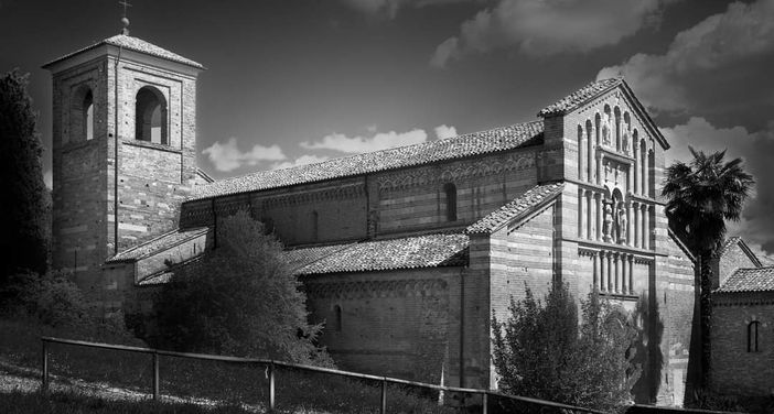 La canonica di Vezzolano sontuosamente ritratta da Giuseppe Morina