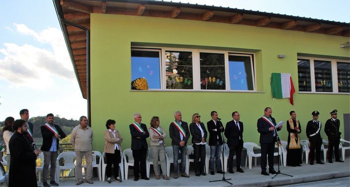 Moncalvo: immagini dell'inaugurazione scuola e della donazione ambulanza