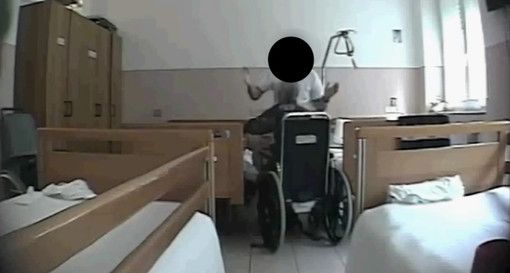 Cortemilia, botte e percosse sugli anziani dell’Ipab Ospedale "Santo Spirito": tre dipendenti del ricovero sottoposti a misure cautelari (VIDEO)