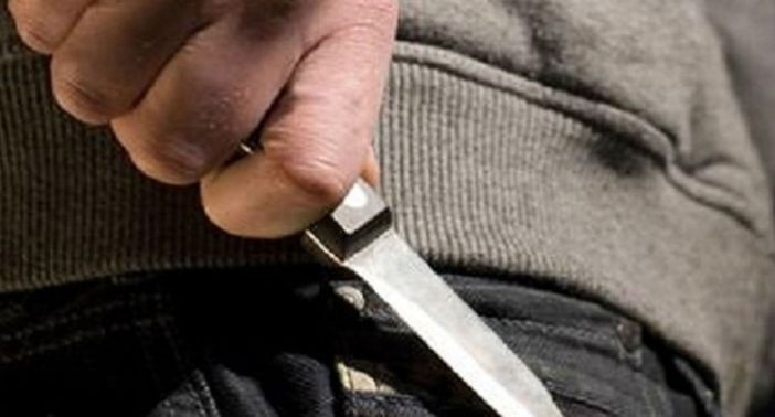 Giovane astigiano arrestato a Collegno dalla polizia locale. È stato trovato in possesso di ecstasy e di un coltello Giovane astigiano arrestato a Collegno dalla polizia locale. È stato trovato in possesso di ecstasy e di un coltello