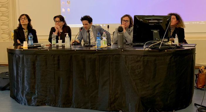 Un momento dell'incontro nell'Aula Magna dell'Istituto Alfieri Un momento dell'incontro nell'Aula Magna dell'Istituto Alfieri