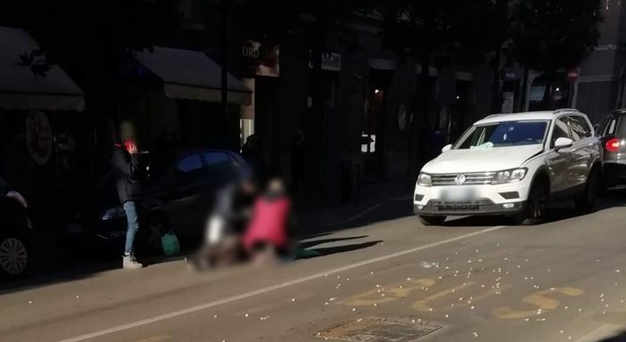 I primi soccorsi all'anziano investito