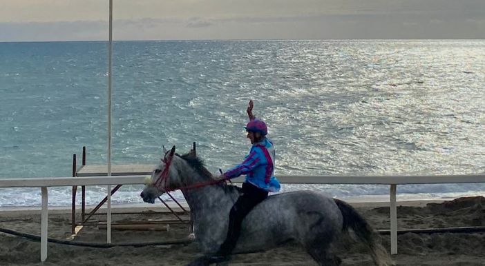 Dino Pes taglia vittorioso il traguardo (foto gentilmente concessa dal Canapo) Dino Pes taglia vittorioso il traguardo (foto gentilmente concessa dal Canapo)