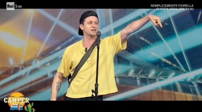 Andrea Cerrato infiamma Rai Uno sulle note della sua 'Spirituale'