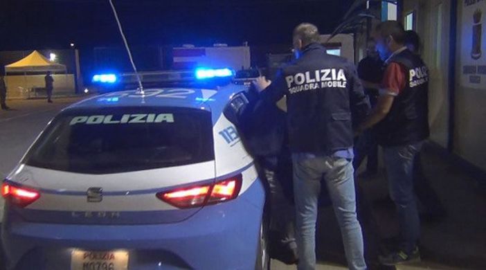 Da anni minacciava e aggrediva la compagna in presenza dei figli, arrestato tunisino di 35 anni