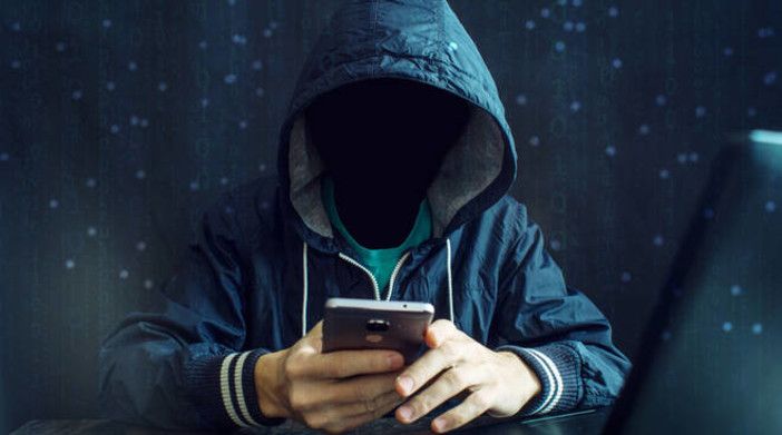 Dopo i falsi dipendenti dell'acquedotto, arriva la truffa telefonica: "Suo figlio ha fatto un brutto incidente, servono soldi" Dopo i falsi dipendenti dell'acquedotto, arriva la truffa telefonica: "Suo figlio ha fatto un brutto incidente, servono soldi"