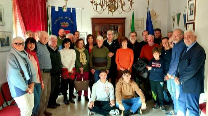 Consegnate ad Antignano le copie della Costituzione ai neodiciottenni Consegnate ad Antignano le copie della Costituzione ai neodiciottenni