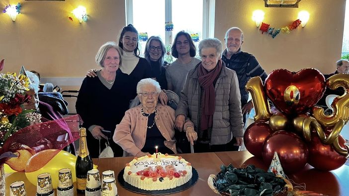 I festeggiamenti (foto Facebook Villa Cora) I festeggiamenti (foto Facebook Villa Cora)