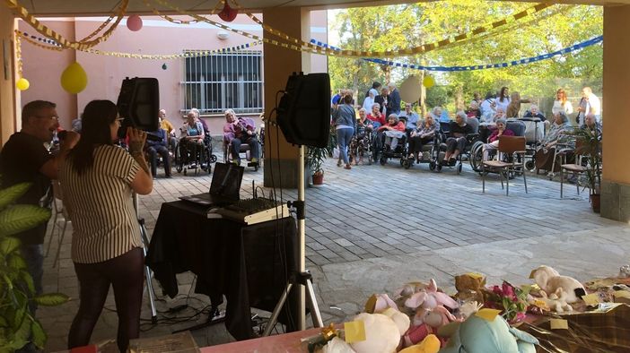 La festa nella struttura La festa nella struttura