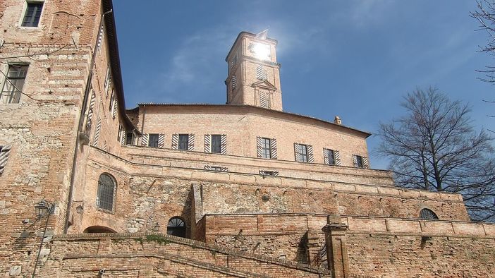 Montiglio Monferrato si illumina di musica con "Dalle corti ai cortili" Montiglio Monferrato si illumina di musica con "Dalle corti ai cortili"