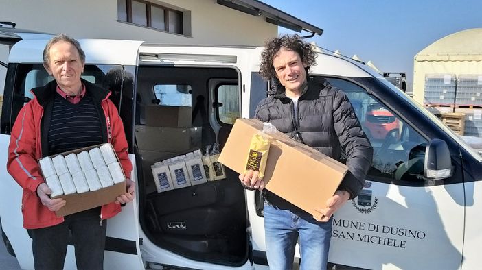 Il sindaco di Dusino con Paolo Turco di Sapori Nostrani Il sindaco di Dusino con Paolo Turco di Sapori Nostrani