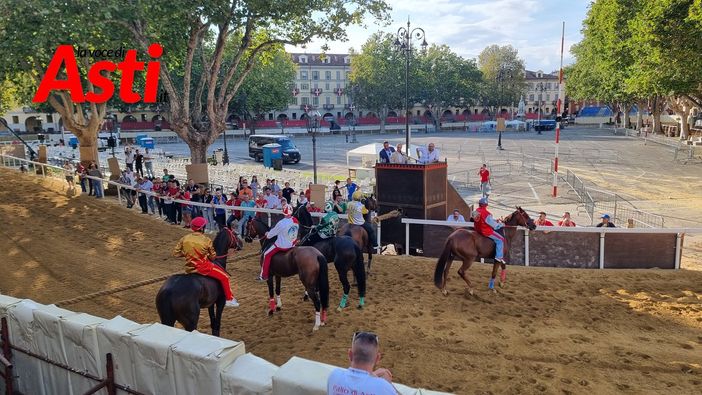 Seconda tornata di prove in piazza Alfieri, tre batterie tranquille (e qualche capriccio del canapo) [VIDEO]