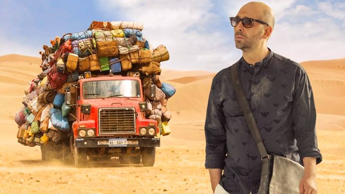 Un'immagine promozionale di &quot;Tolo Tolo&quot;, film di e con Checco Zalone
